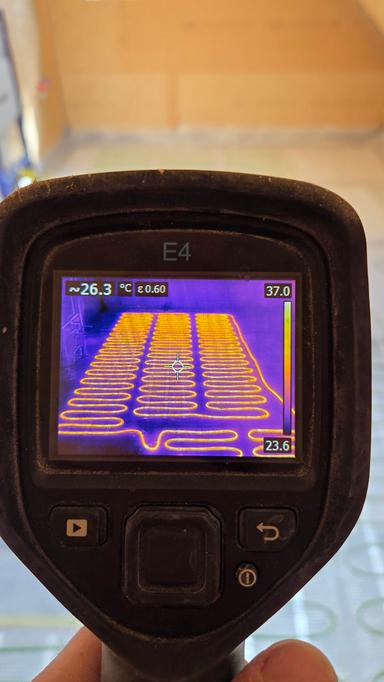 Dwa domy z Bali w Budach Brodzkich