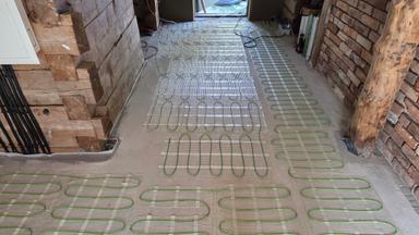 Dwa domy z Bali w Budach Brodzkich