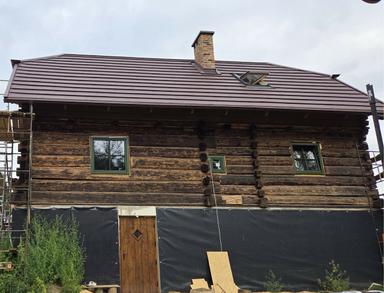 Dwa domy z Bali w Budach Brodzkich